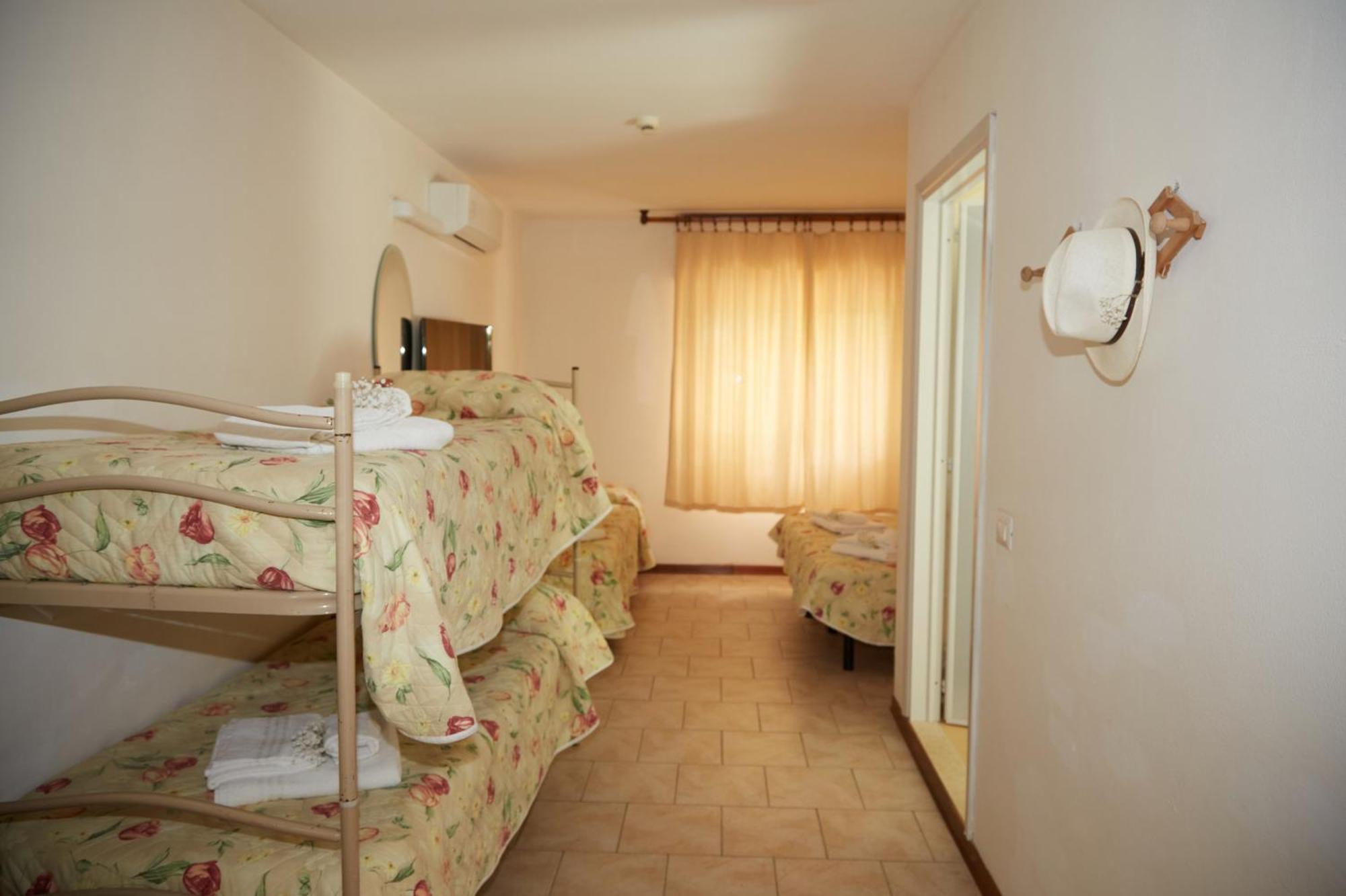 Hotel Italiaチェルヴィア エクステリア 写真