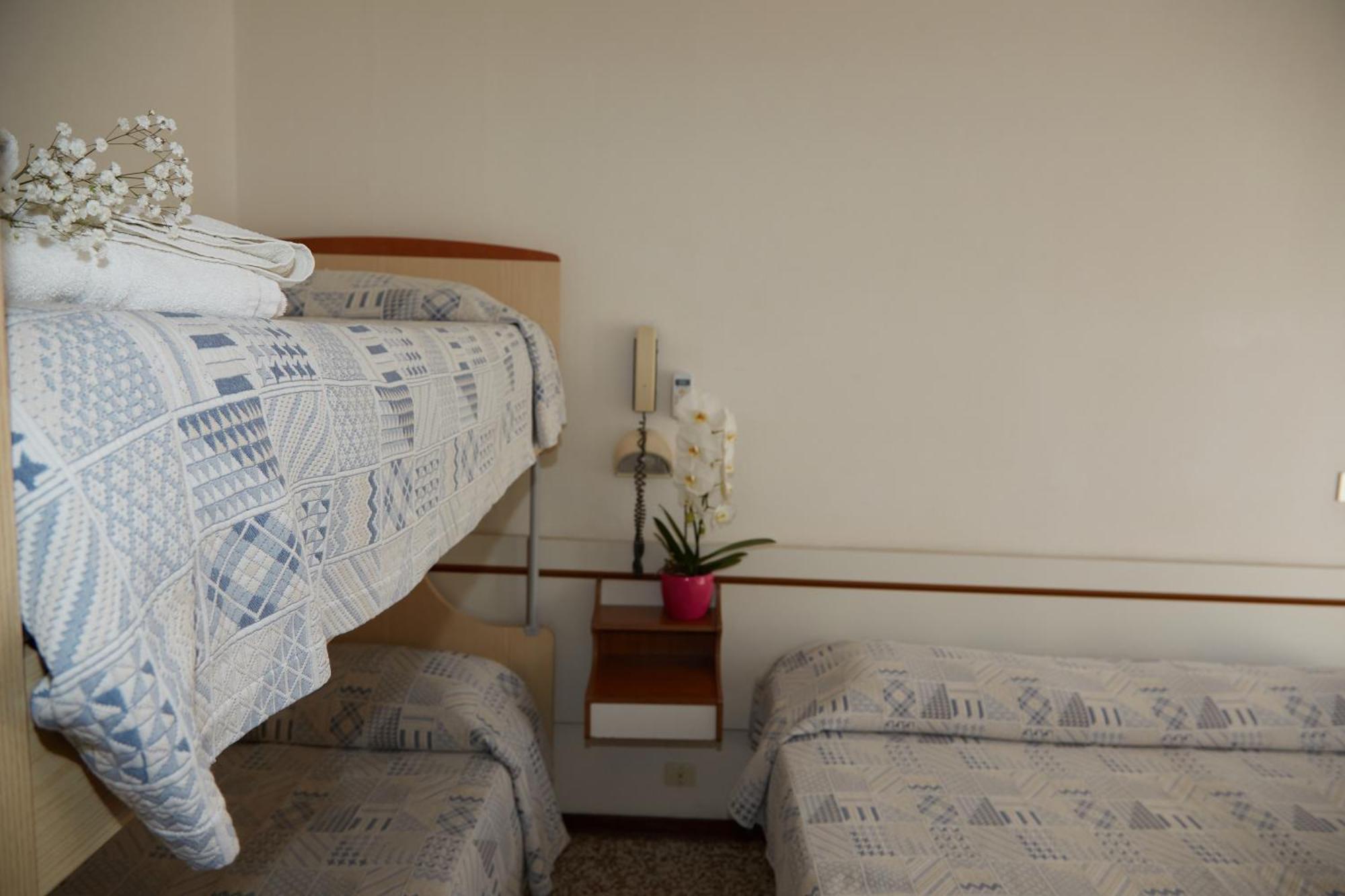 Hotel Italiaチェルヴィア エクステリア 写真